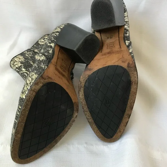 Donald J Pliner Couture Swift gold Metallic Ankle Boots size 7.5 - Picture 7 of 15